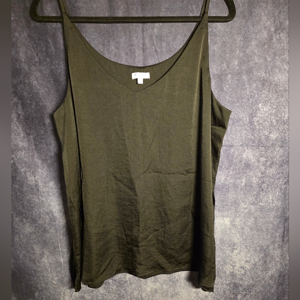 ✨️3/$25✨️ Reitmans Satin Look Dressy Tank Top